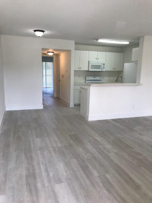 1508 Meadows Cir -