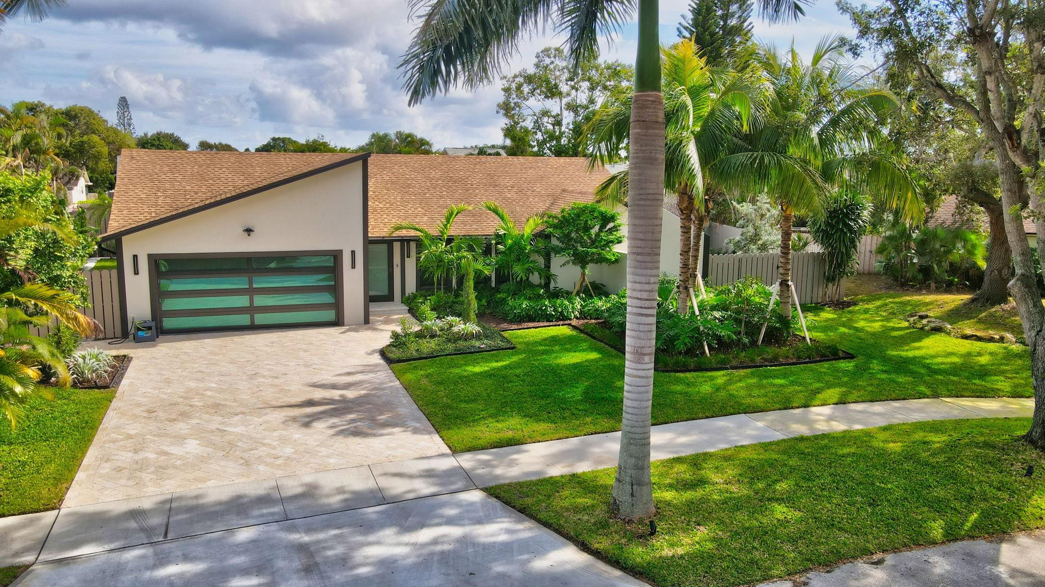1388 Gallinule Cir