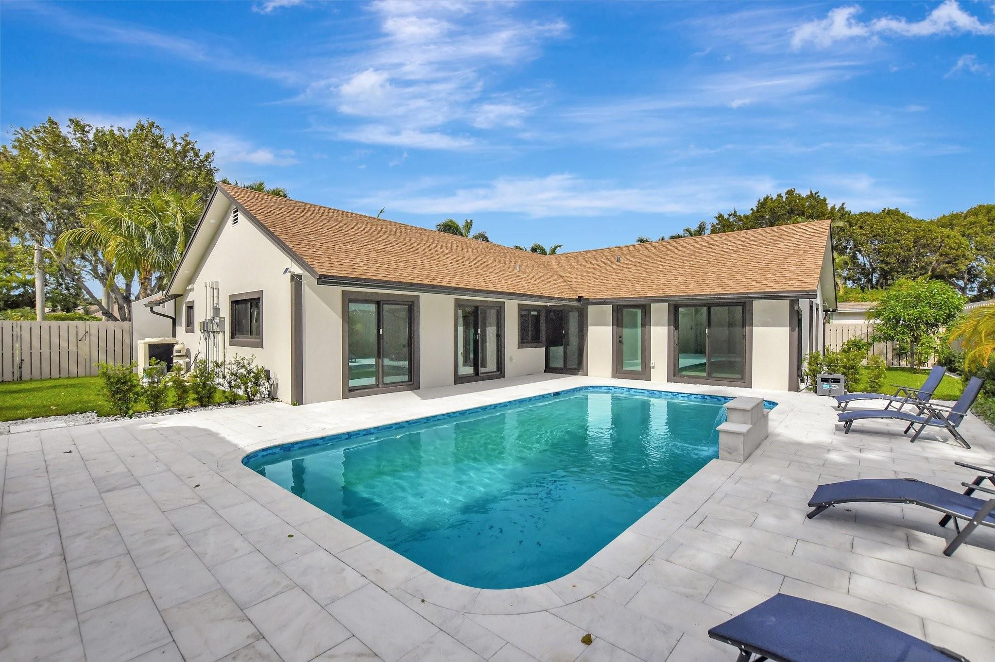 1388 Gallinule Cir