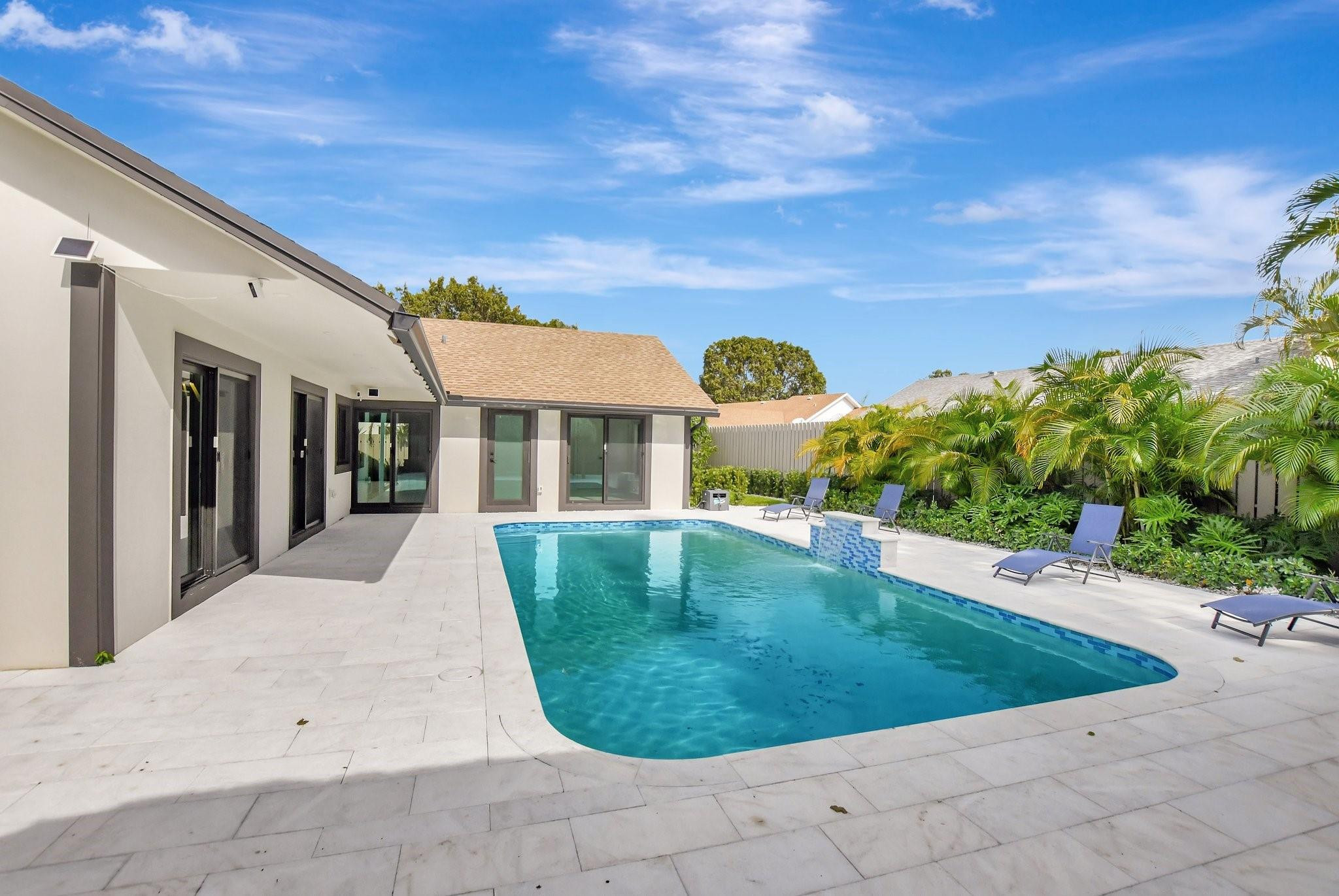 1388 Gallinule Cir