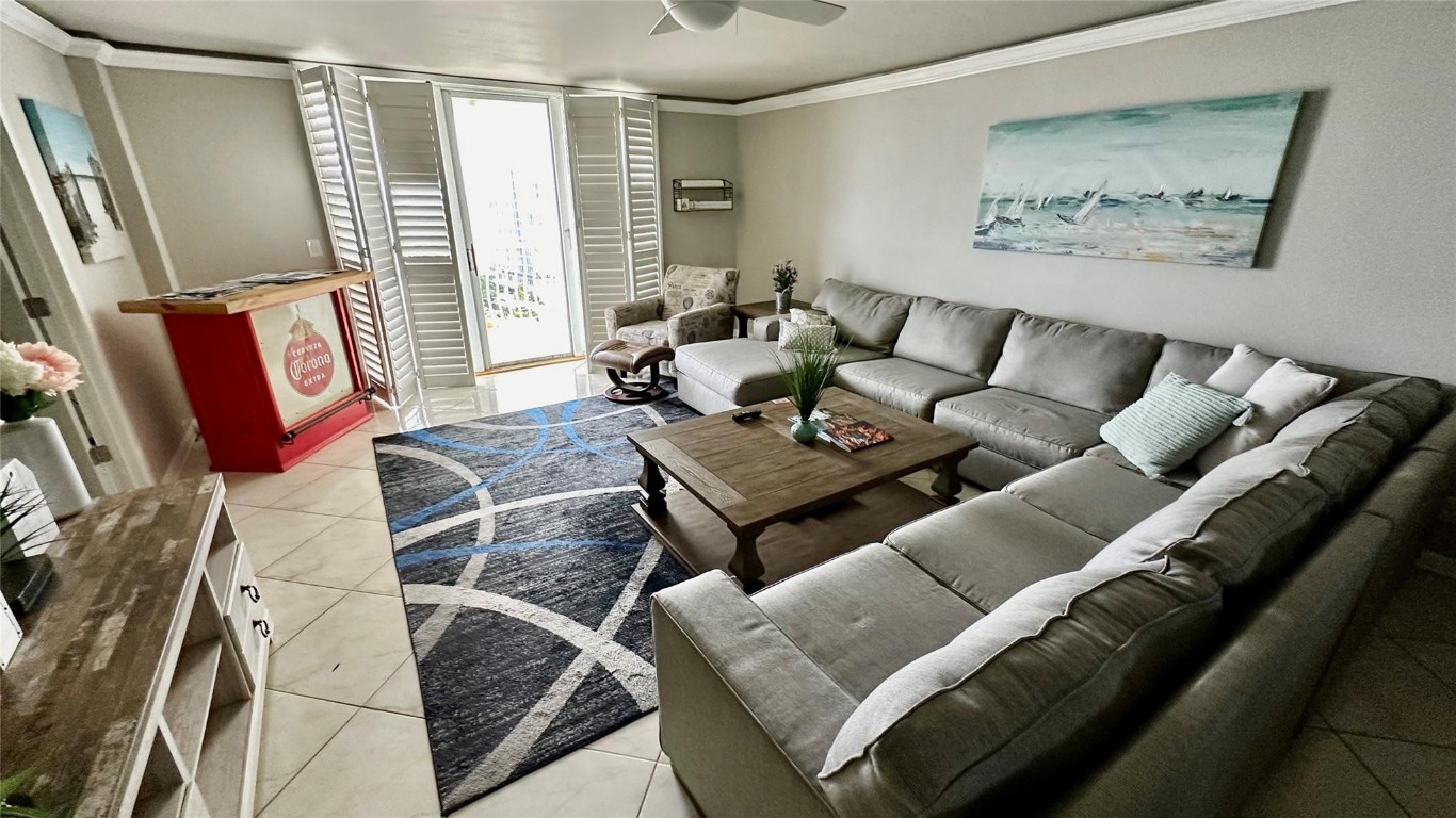 1 Las Olas Circle 1104