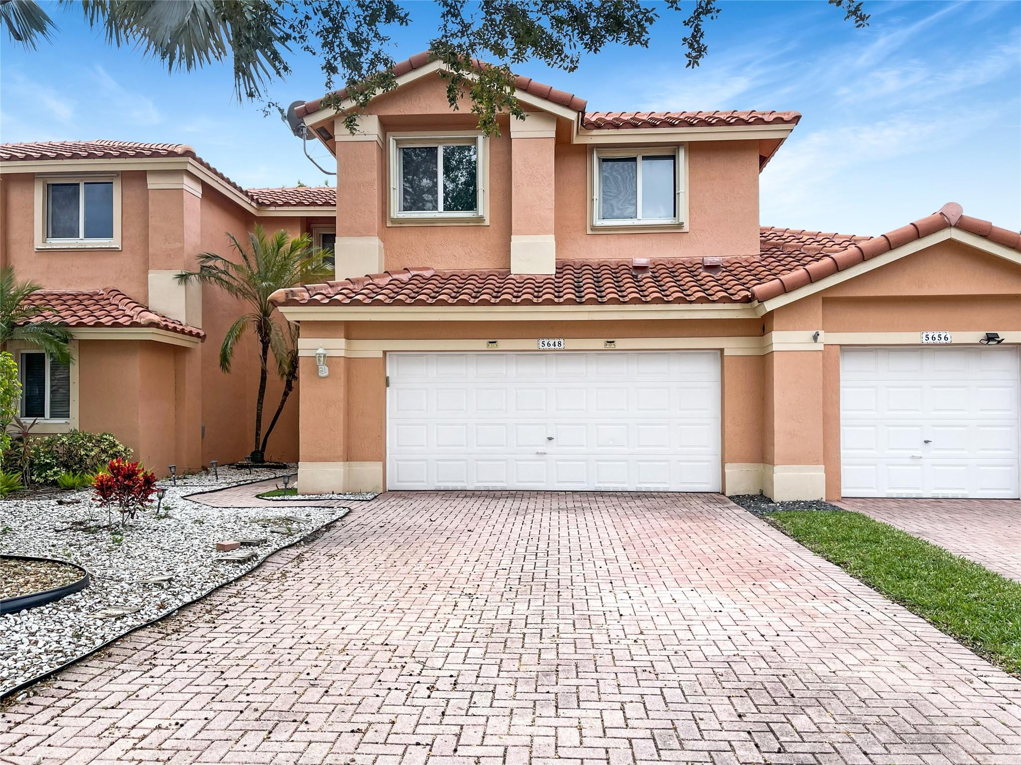 5648 NW 127th Ter 5648