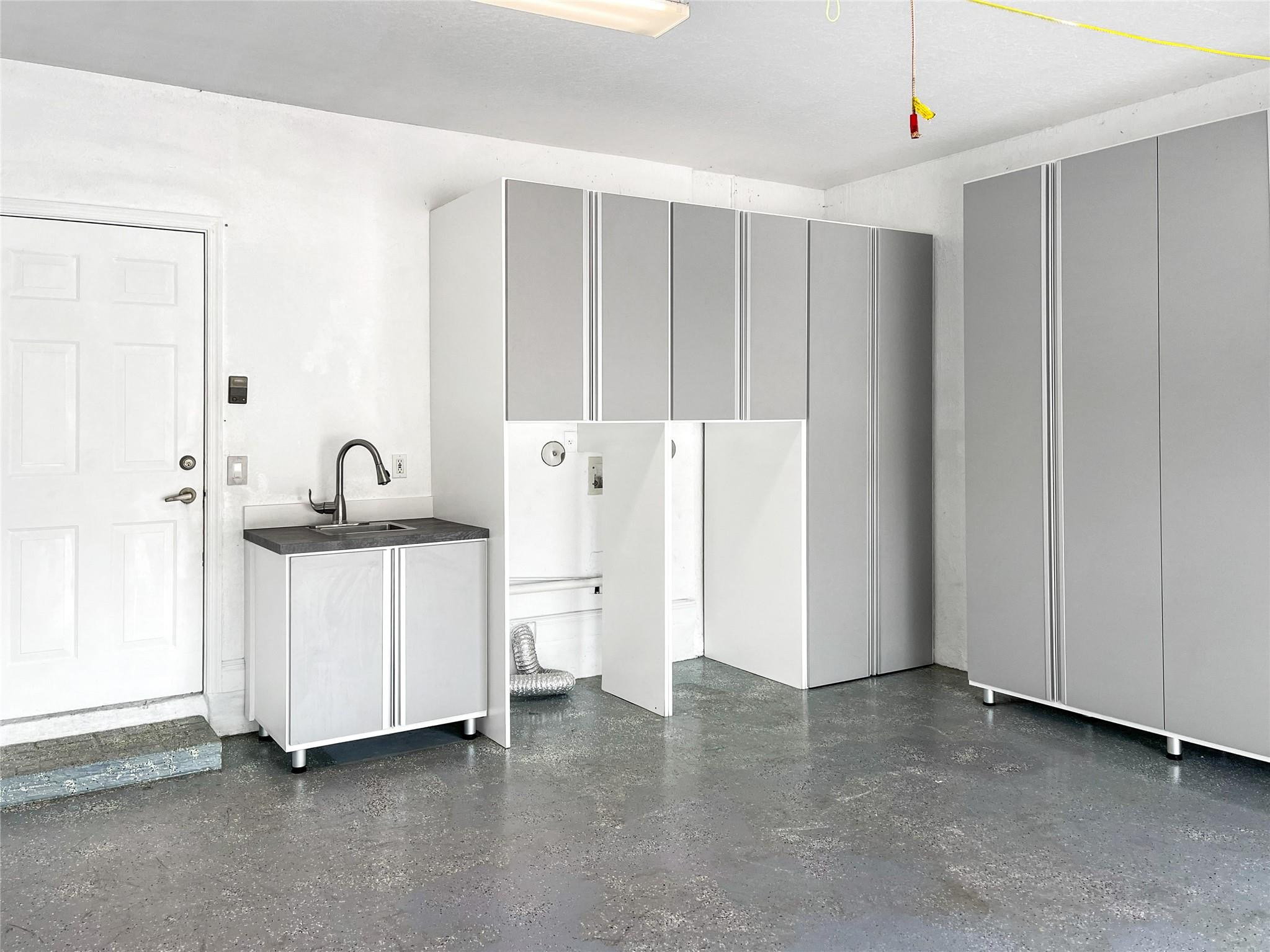 5648 NW 127th Ter 5648