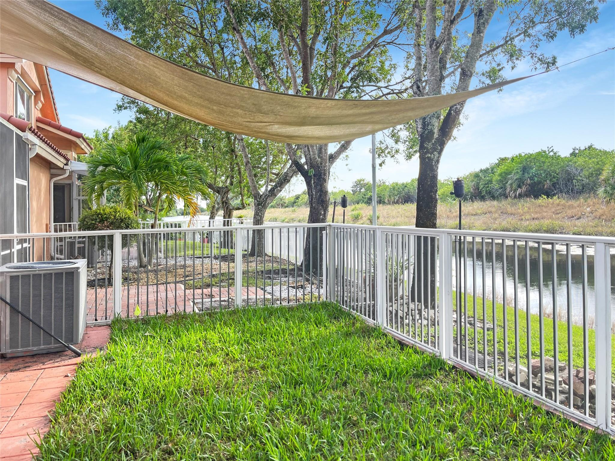 5648 NW 127th Ter 5648