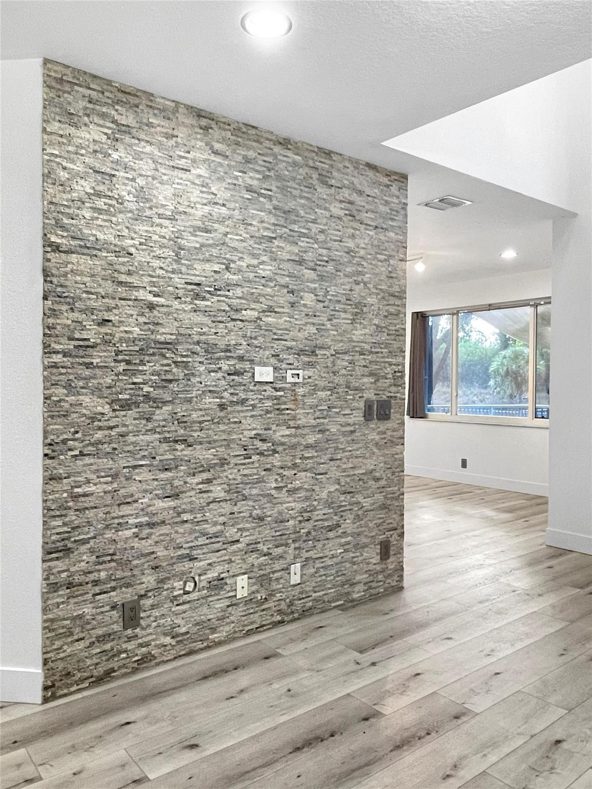 5648 NW 127th Ter 5648