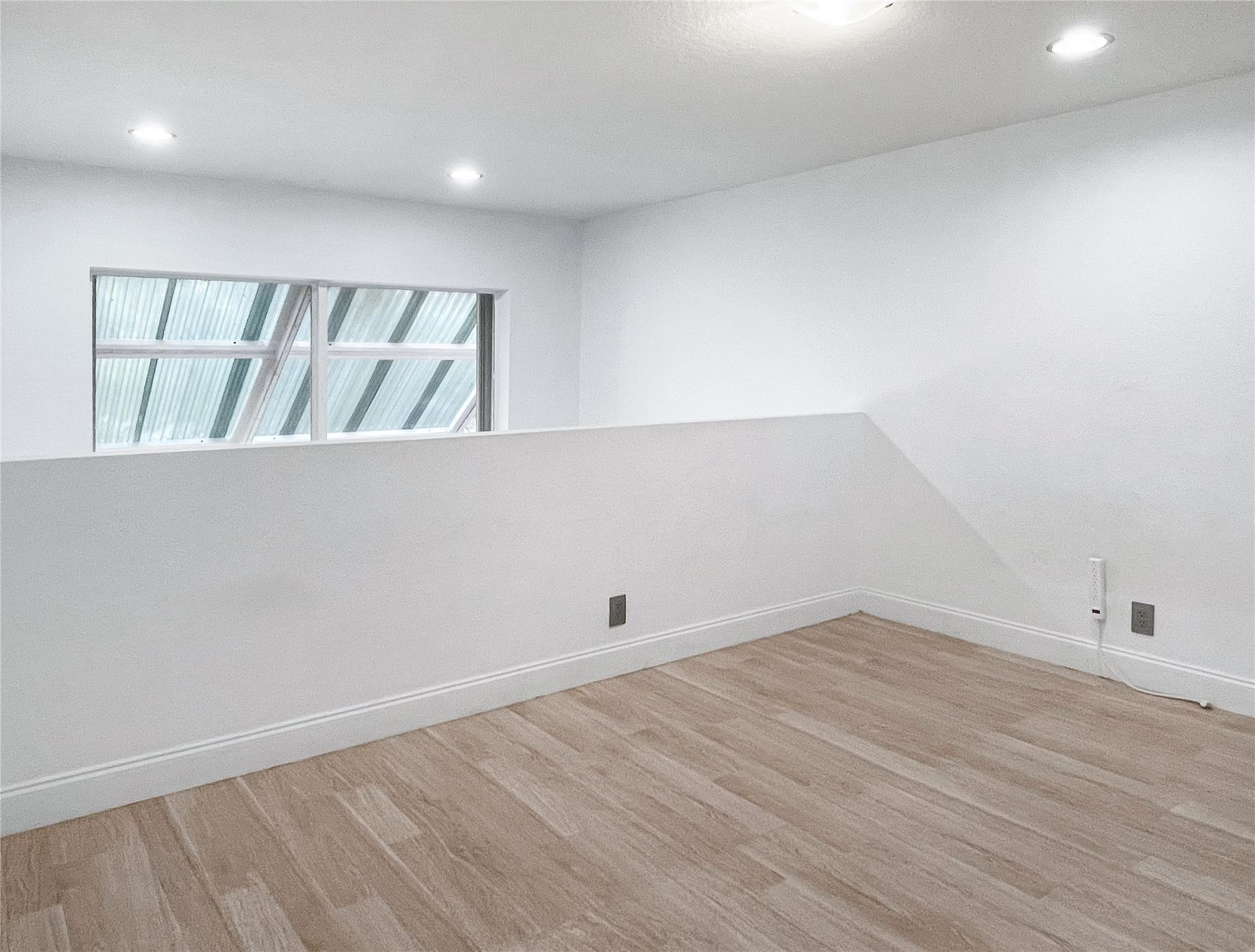 5648 NW 127th Ter 5648