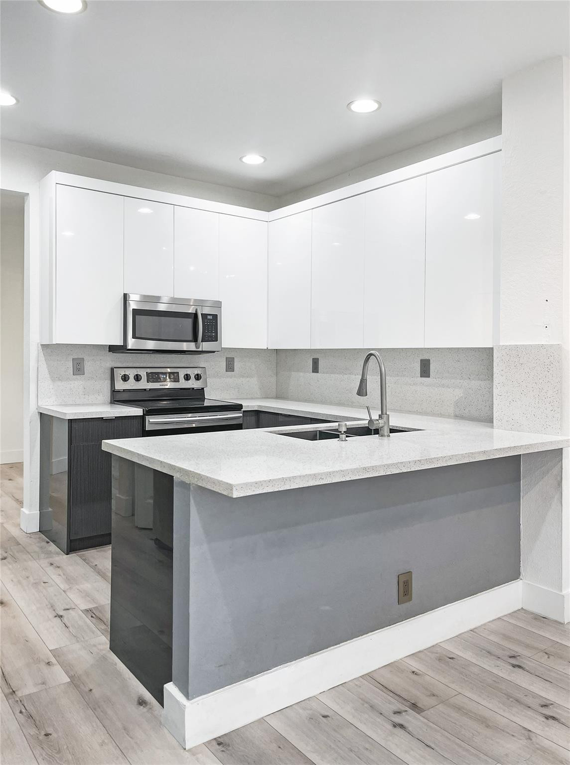 5648 NW 127th Ter 5648