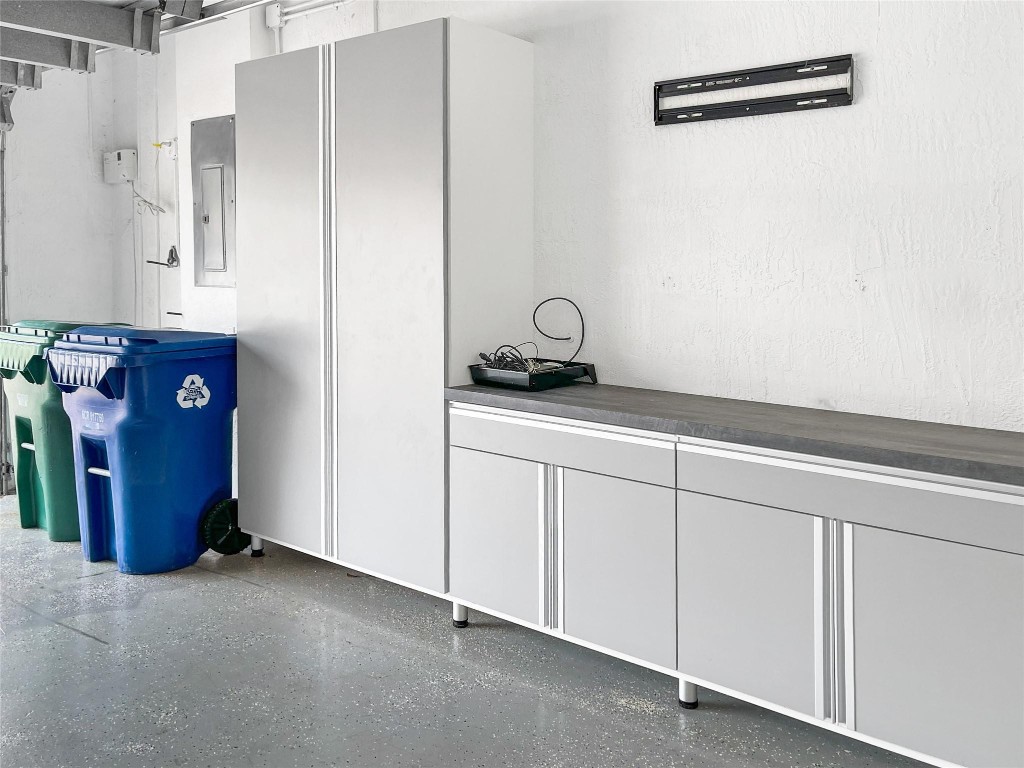 5648 NW 127th Ter 5648