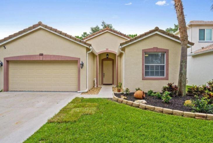 122 Seminole Lakes Dr
