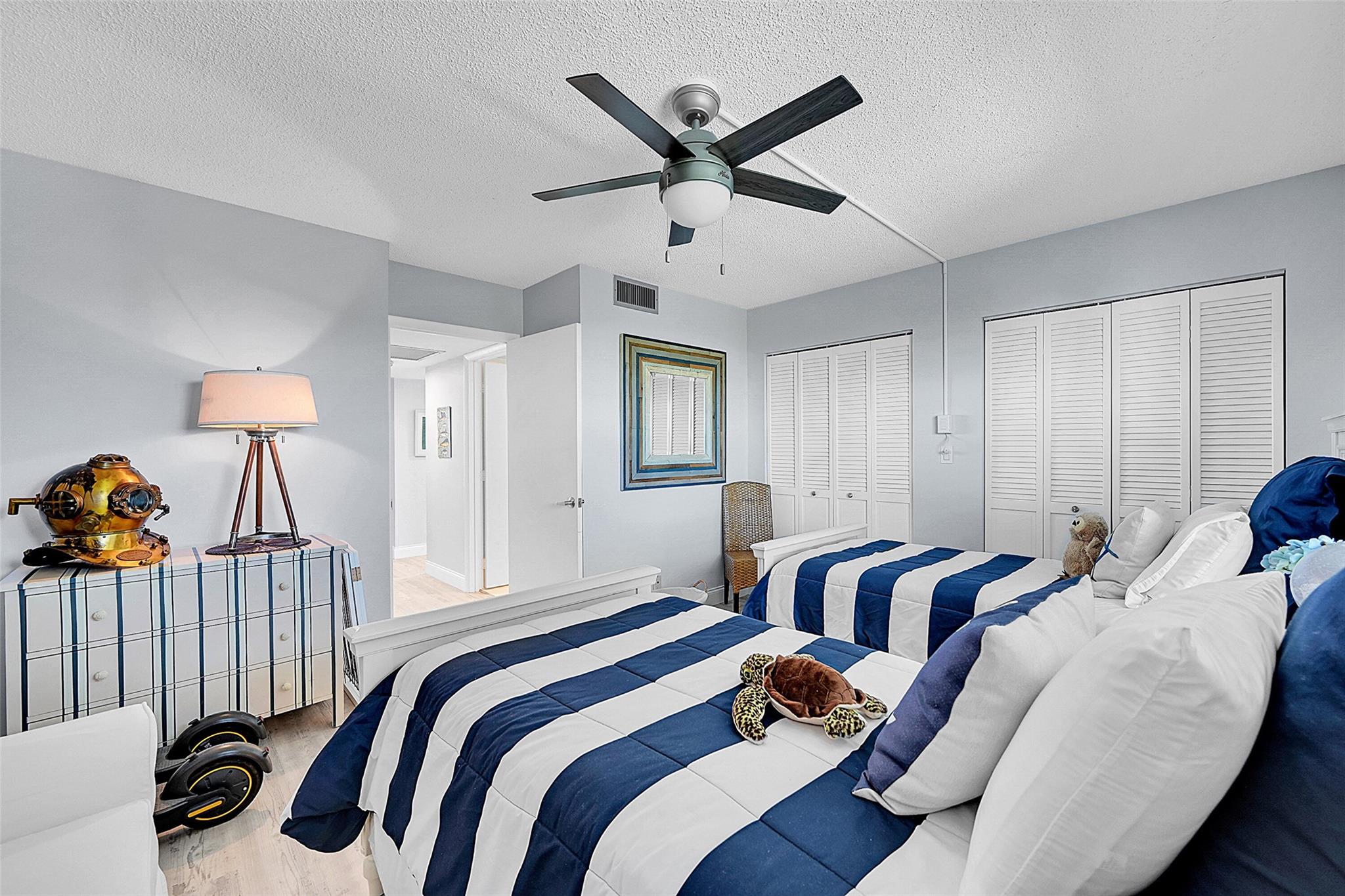 1 Harbourside Dr 4-607