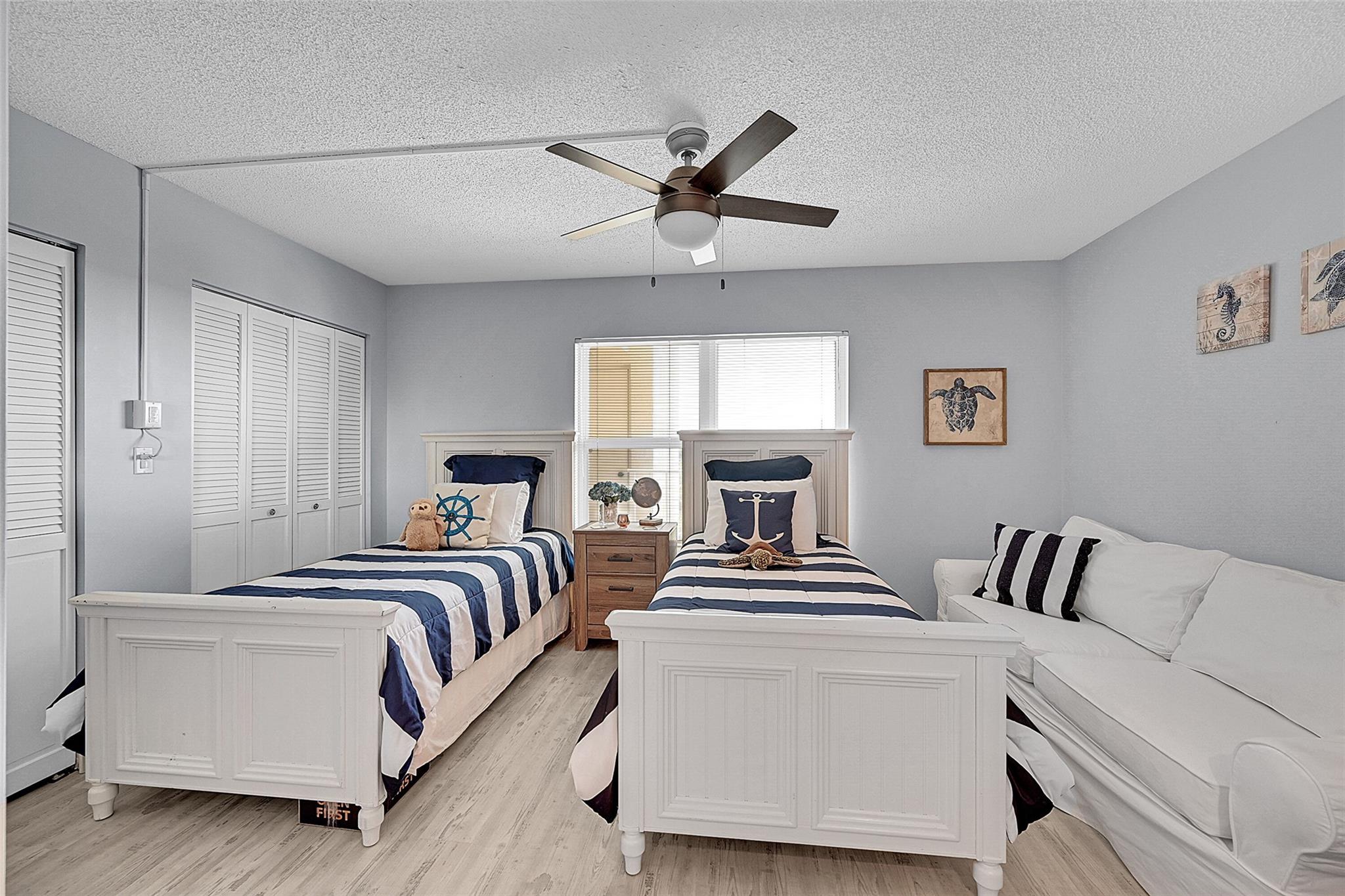 1 Harbourside Dr 4-607