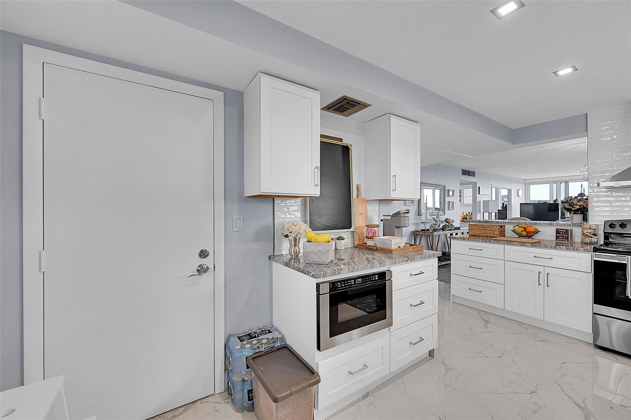 1 Harbourside Dr 4-607