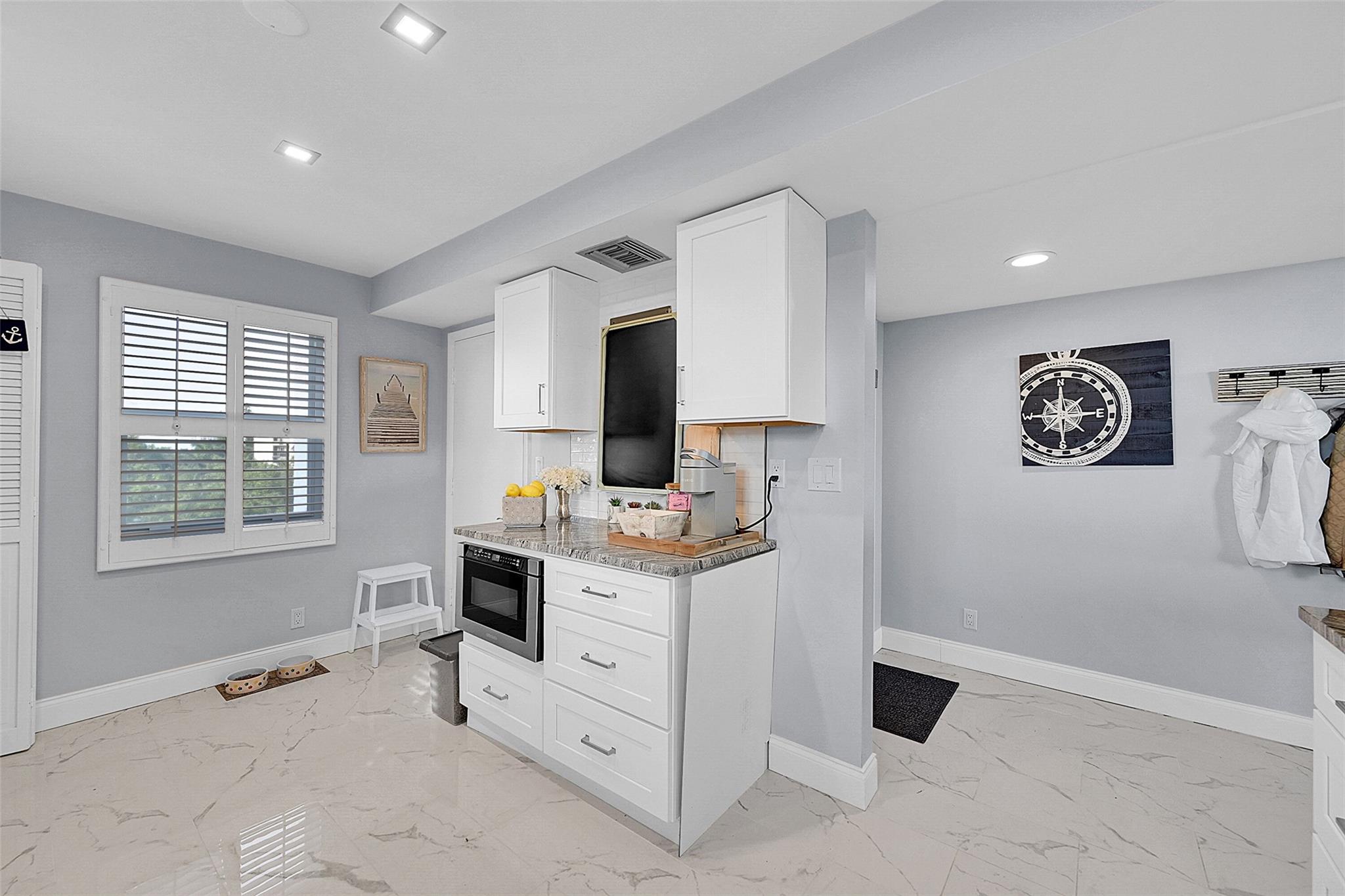 1 Harbourside Dr 4-607