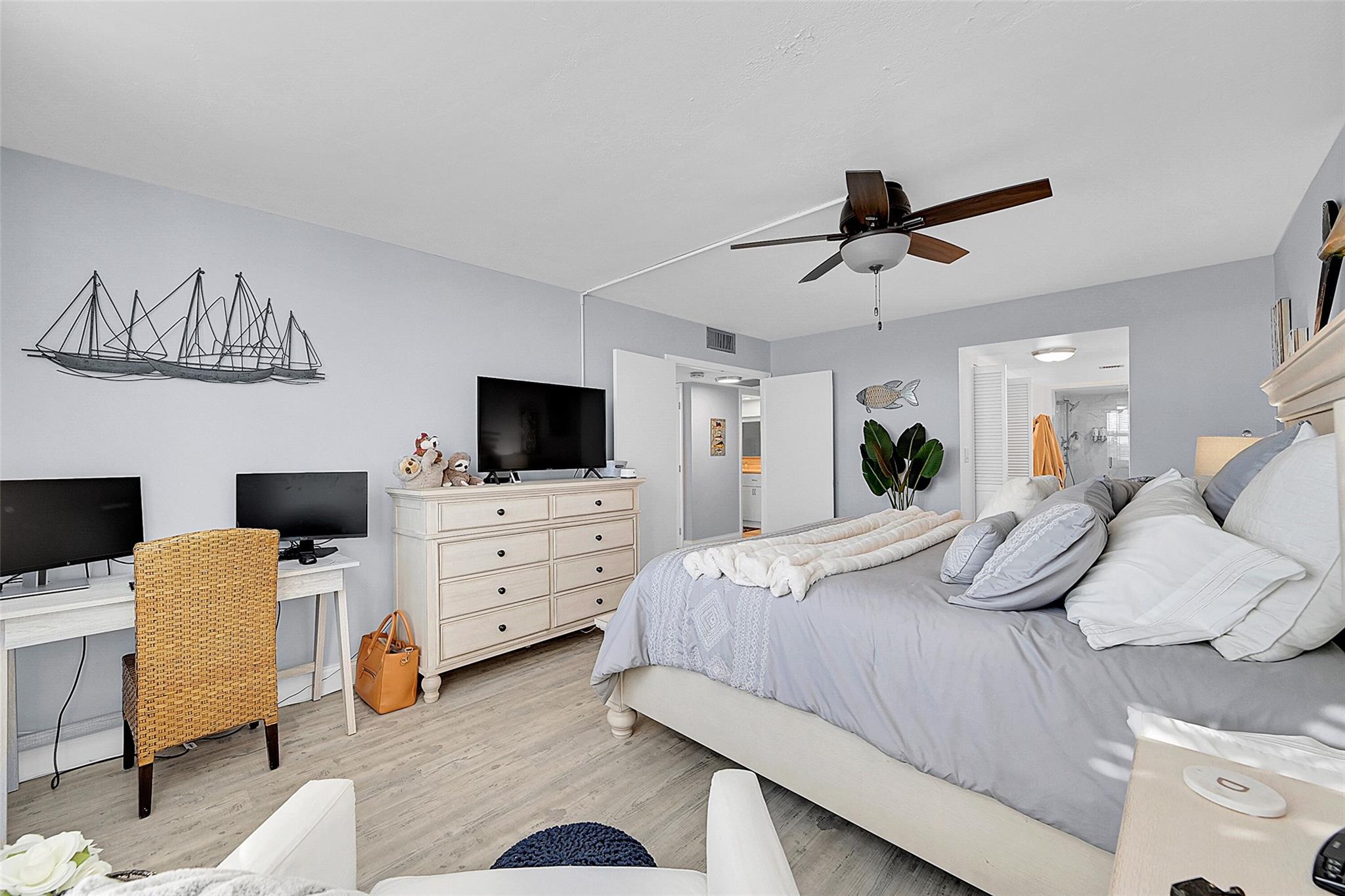 1 Harbourside Dr 4-607