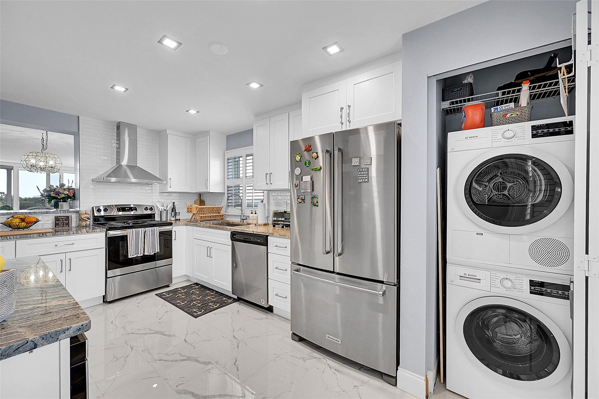 1 Harbourside Dr 4-607