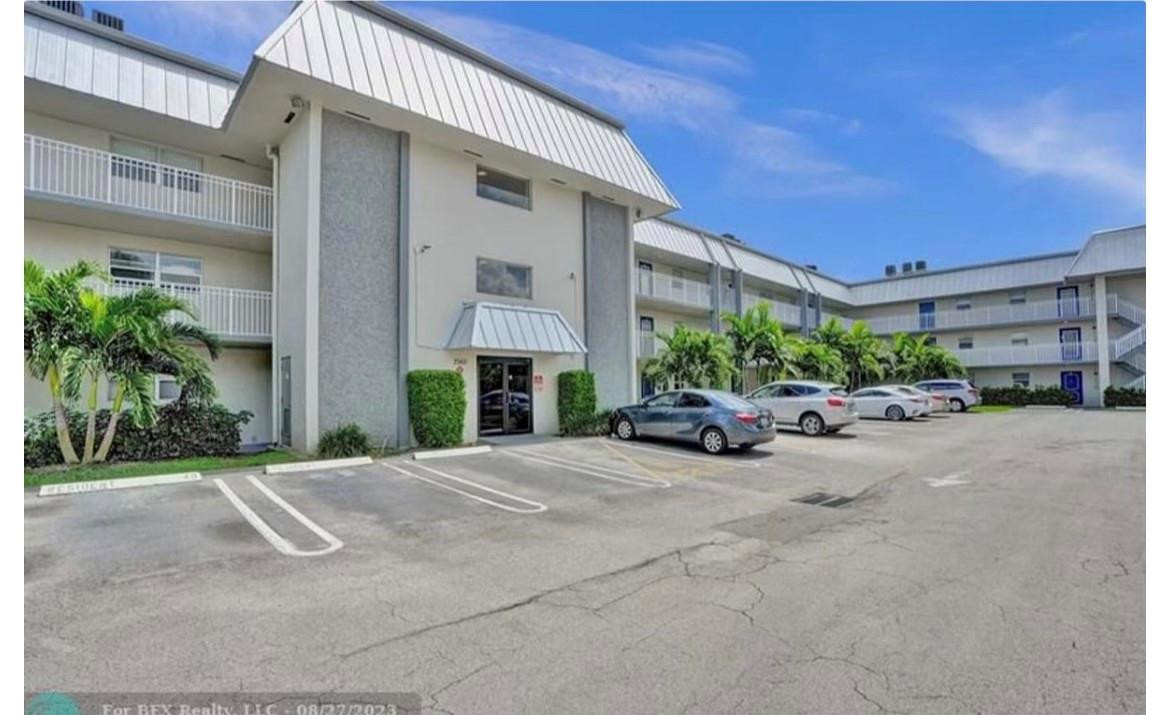 2960 Riverside Dr 316