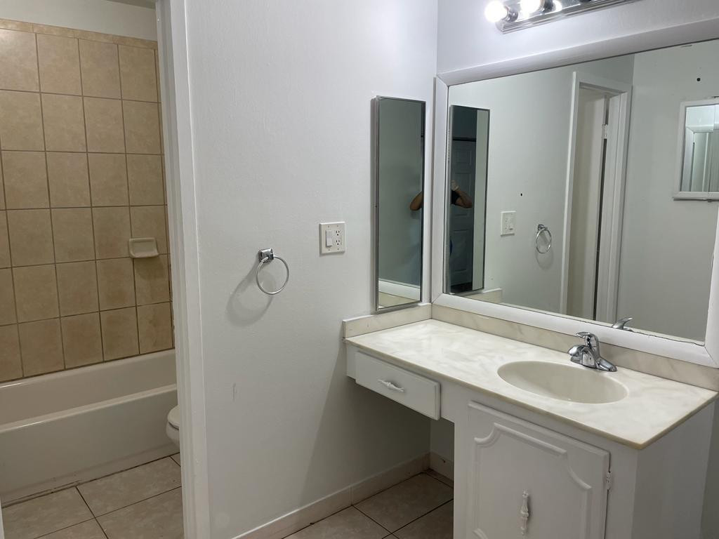 2960 Riverside Dr 316