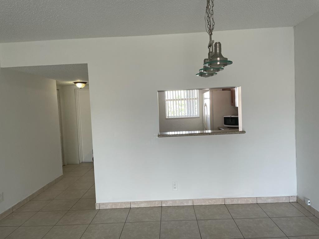 2960 Riverside Dr 316