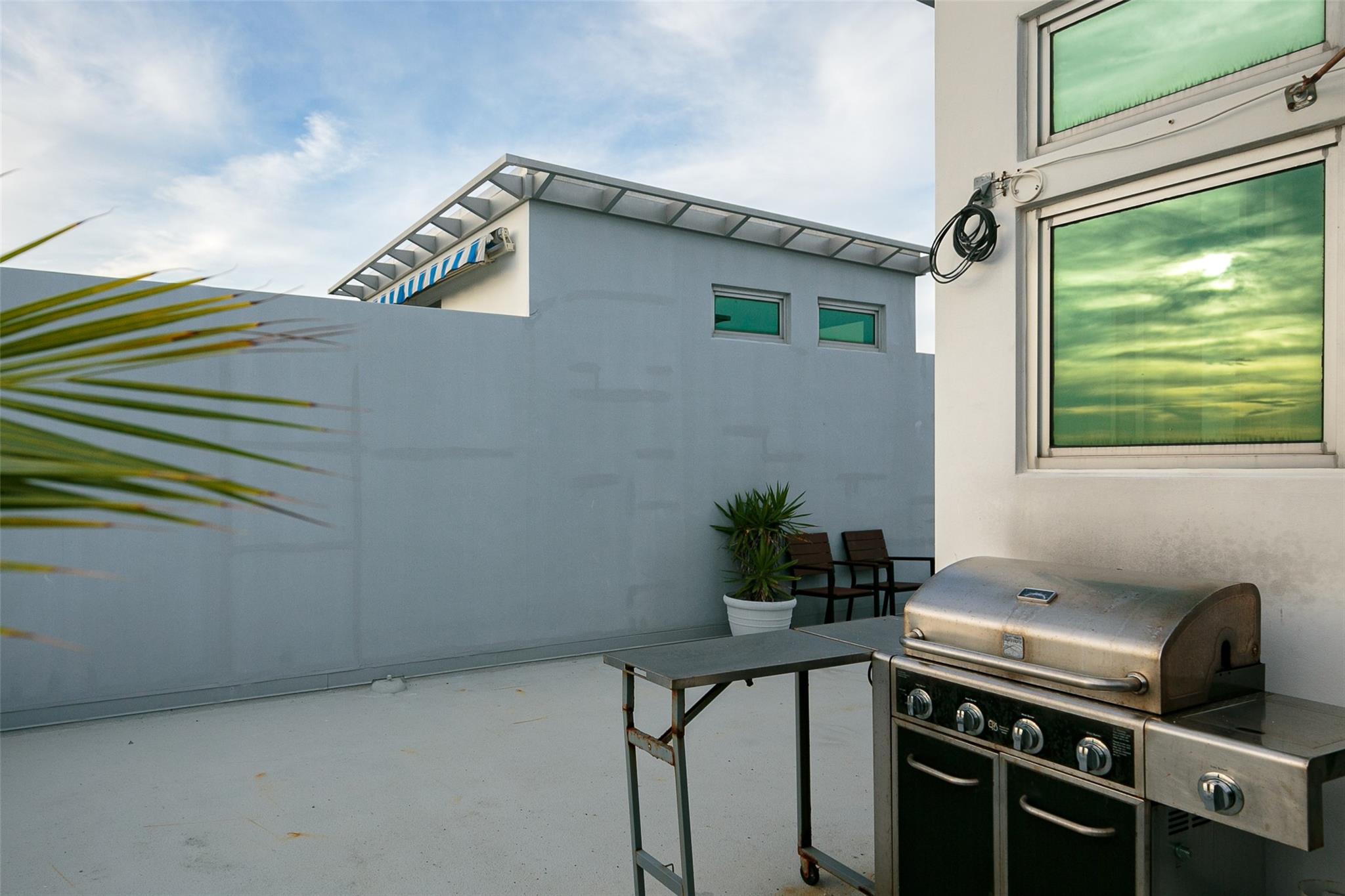 3406 SE 6th St 3406