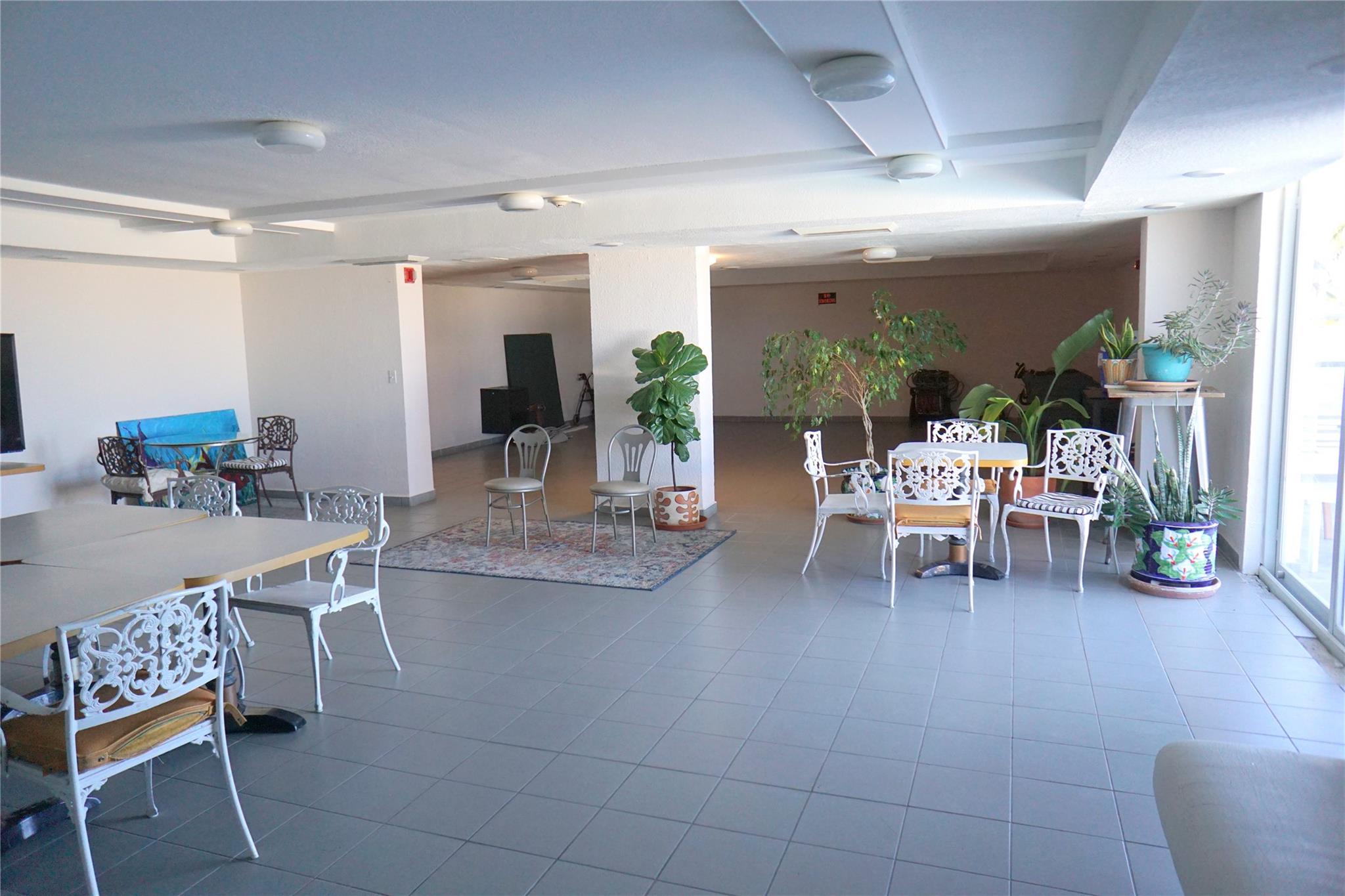 401 Ocean Dr 701