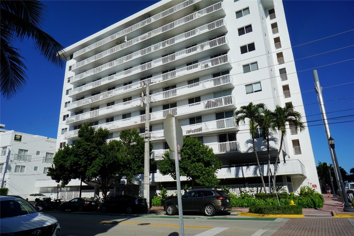 401 Ocean Dr 701