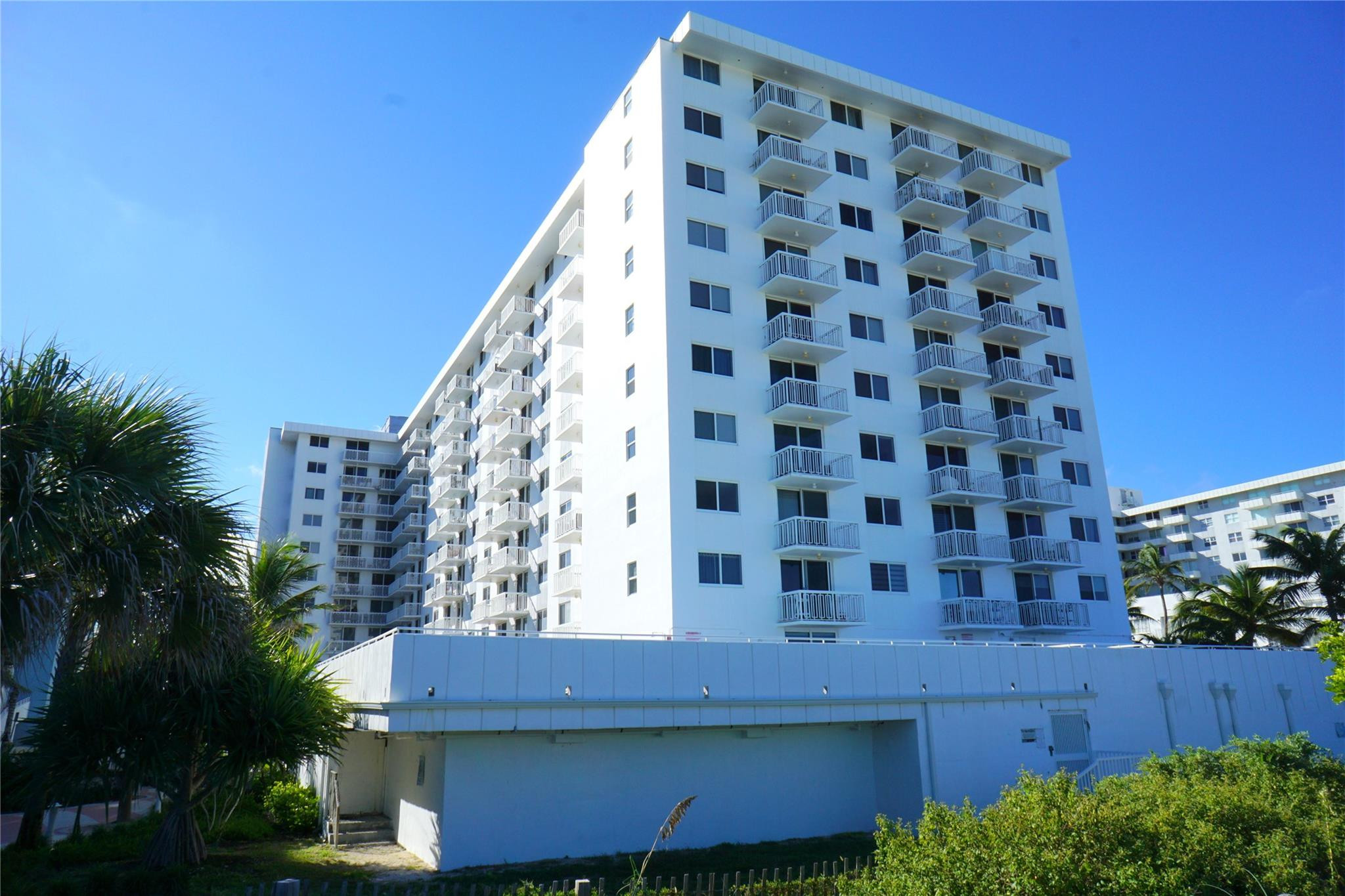 401 Ocean Dr 701