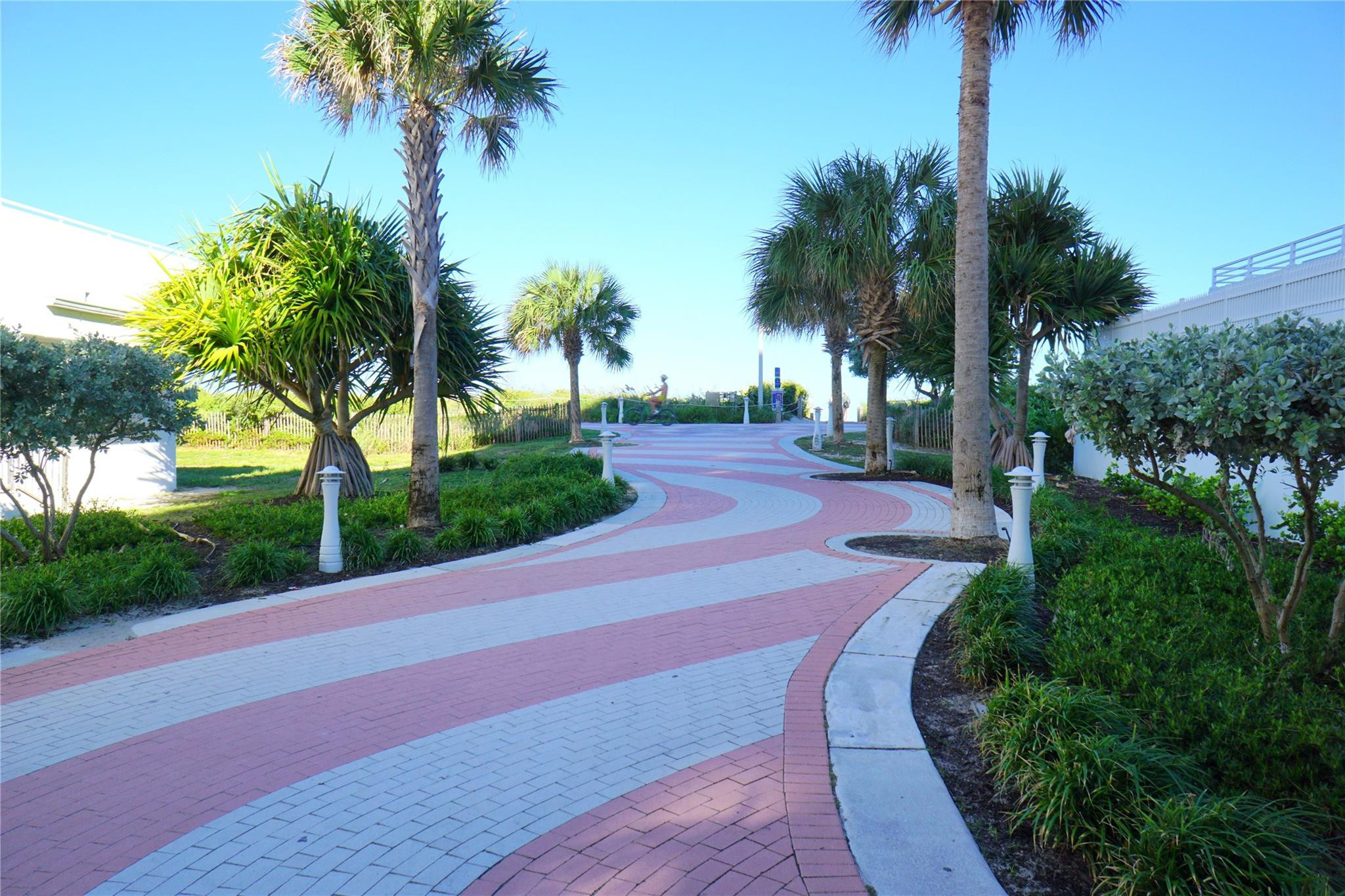 401 Ocean Dr 701