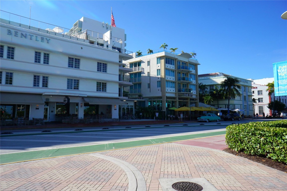 401 Ocean Dr 701