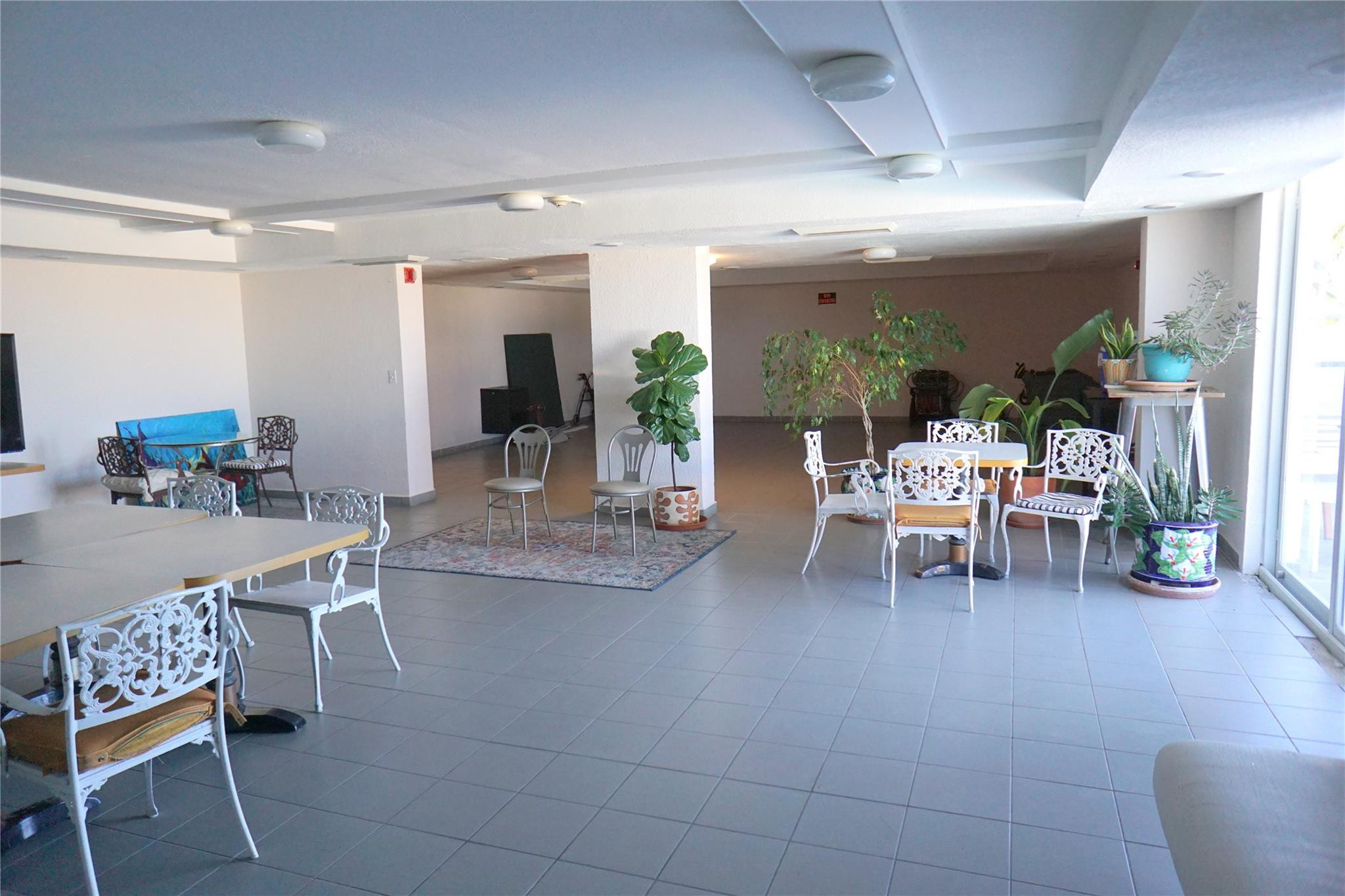 401 Ocean Dr 701