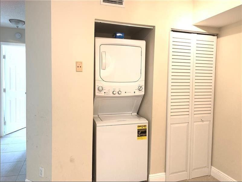 5621 Riverside Dr 102