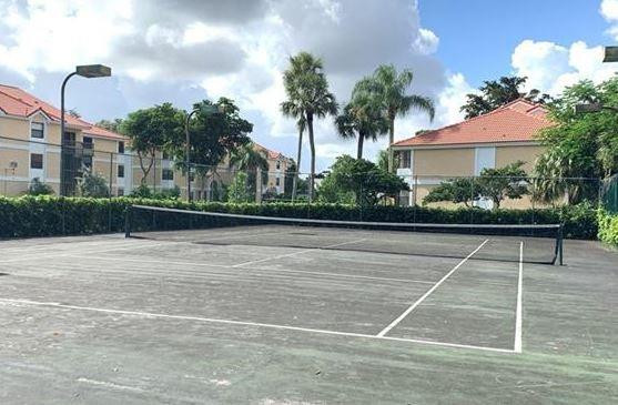 5621 Riverside Dr 102