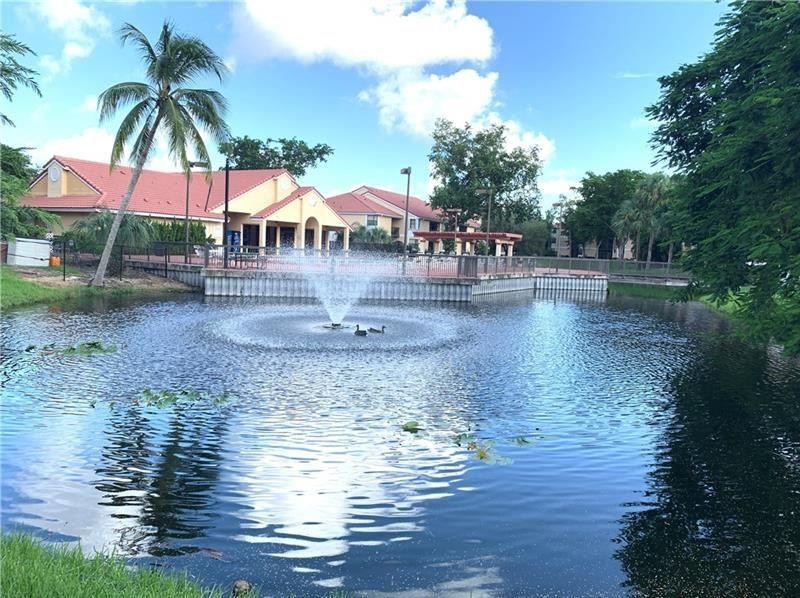 5621 Riverside Dr 102