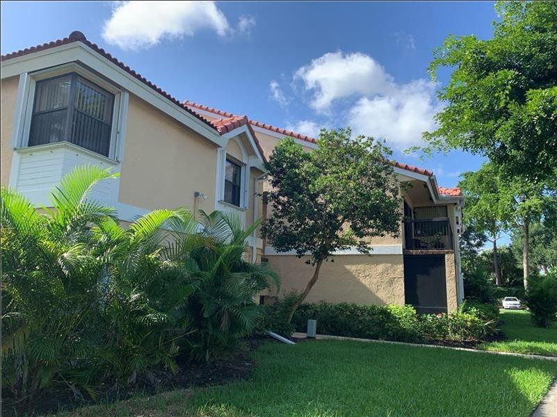 5621 Riverside Dr 102