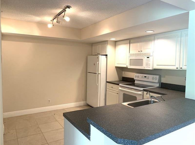 5621 Riverside Dr 102