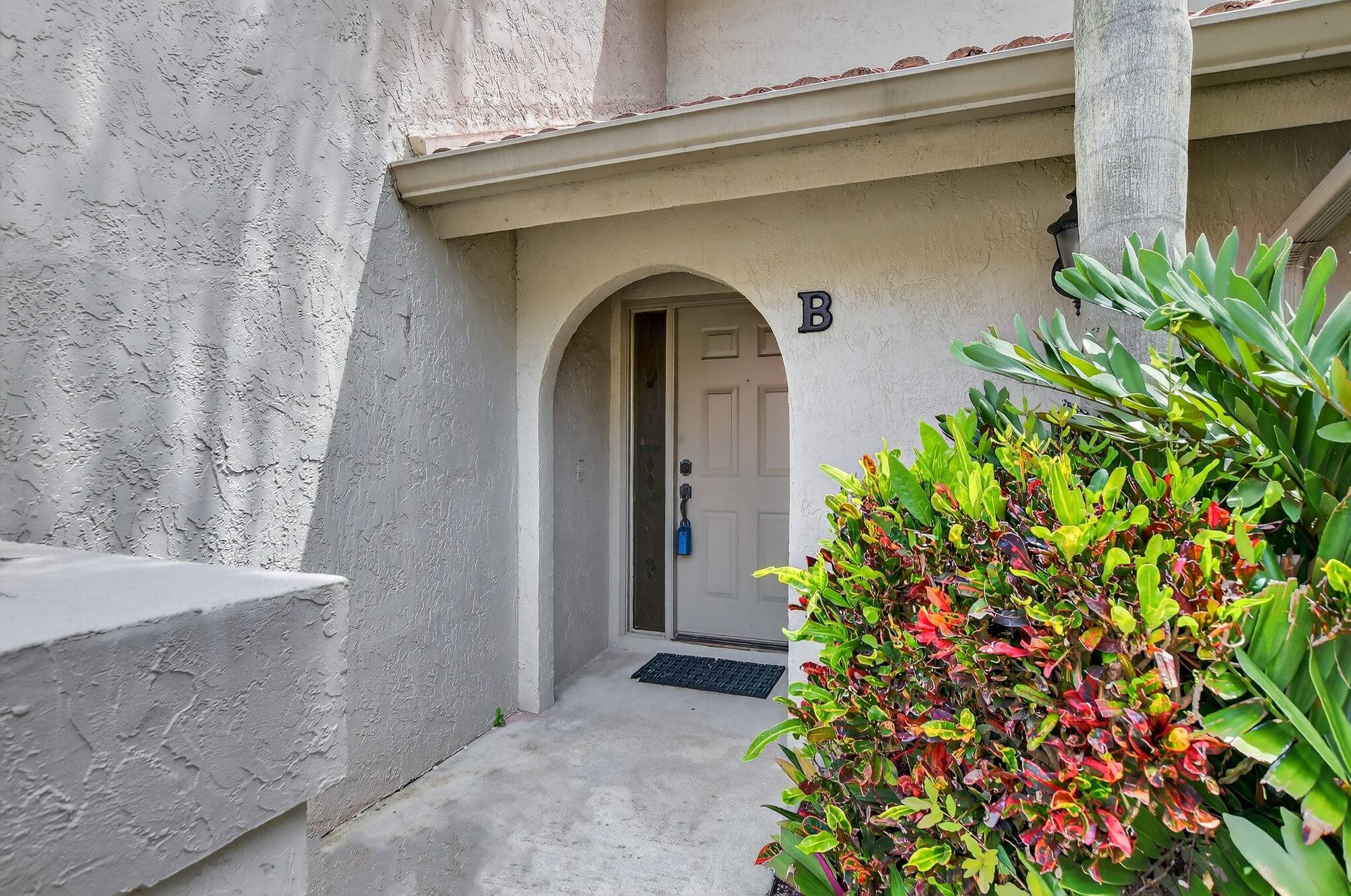 5590 Coach House Cir B