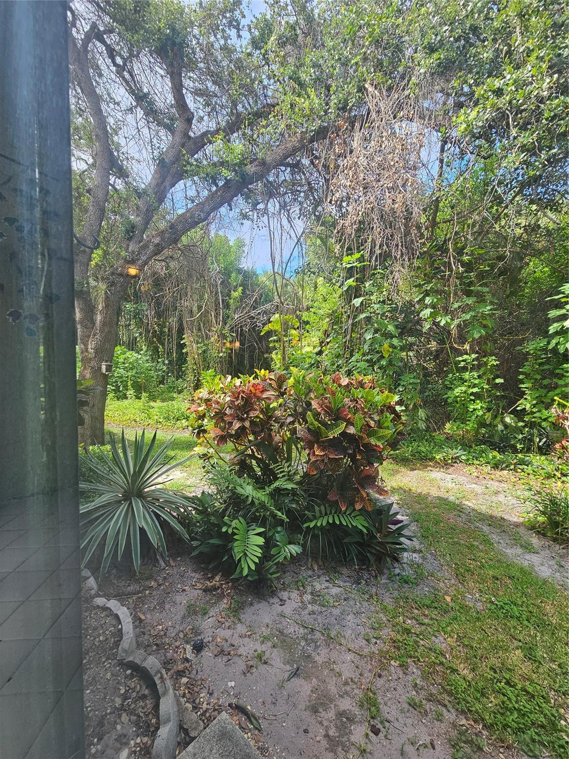 5590 Coach House Cir B