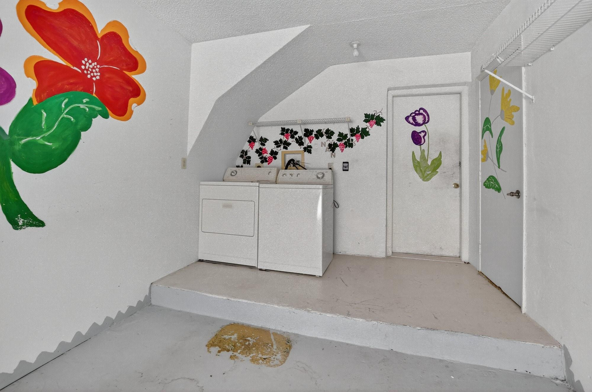 5590 Coach House Cir B