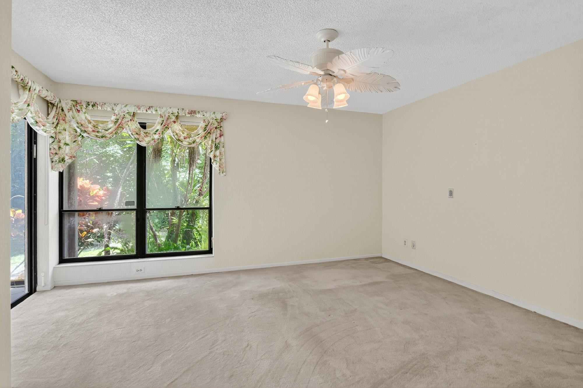 5590 Coach House Cir B