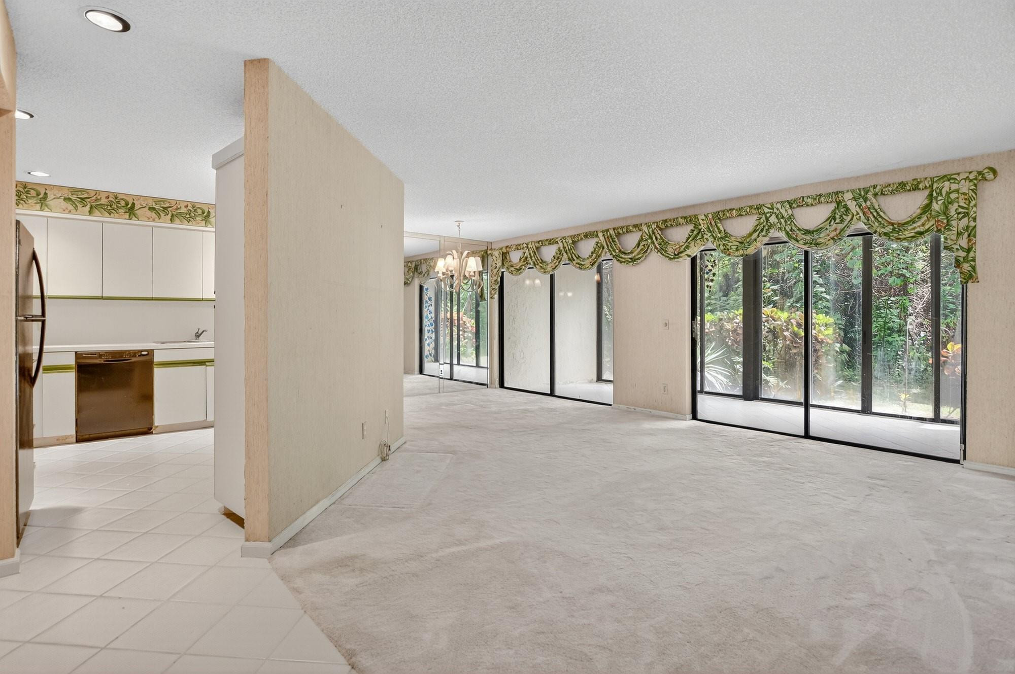 5590 Coach House Cir B