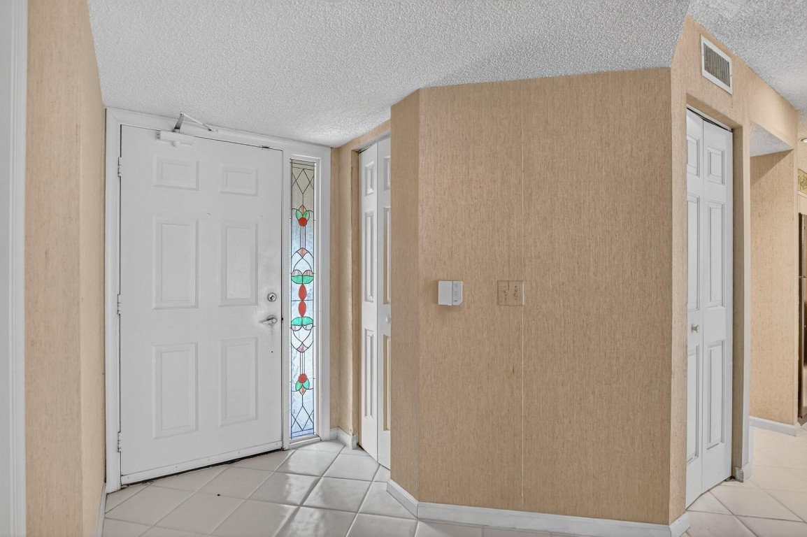 5590 Coach House Cir B