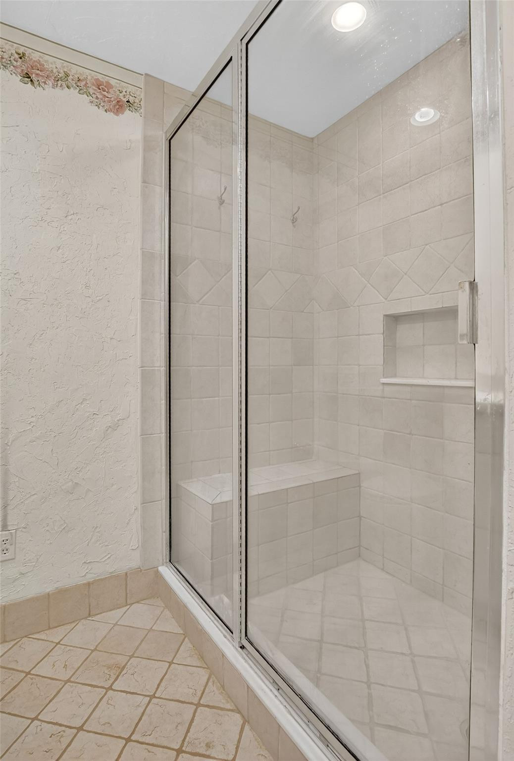 5590 Coach House Cir B