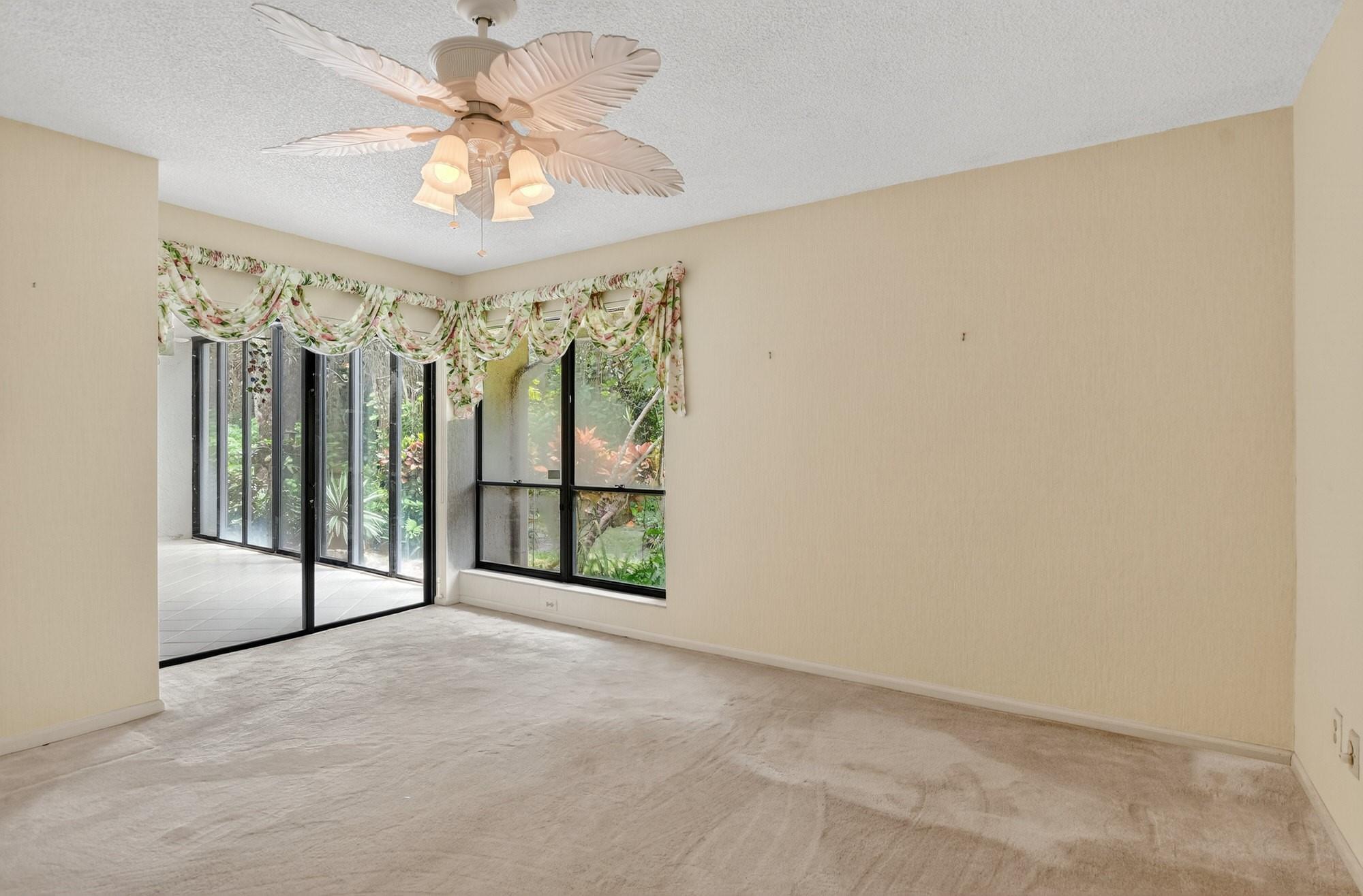 5590 Coach House Cir B