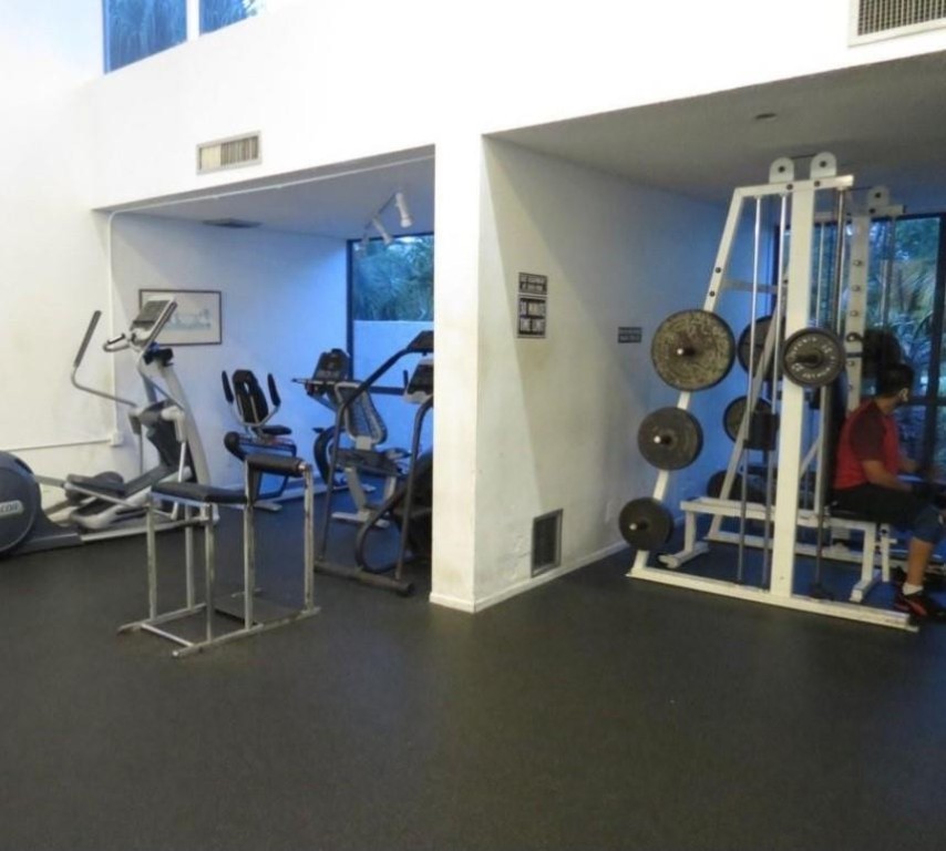 2312 S CYPRESS BEND DR