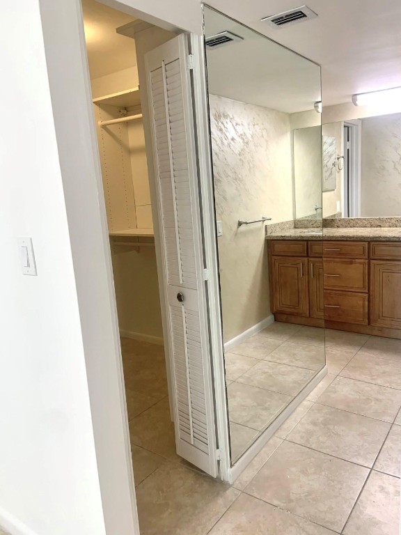 2312 S CYPRESS BEND DR