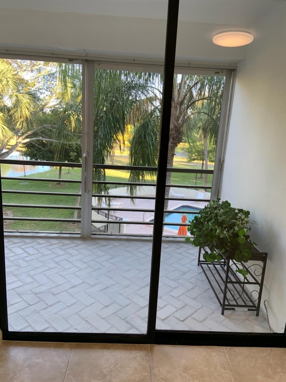 2312 S CYPRESS BEND DR