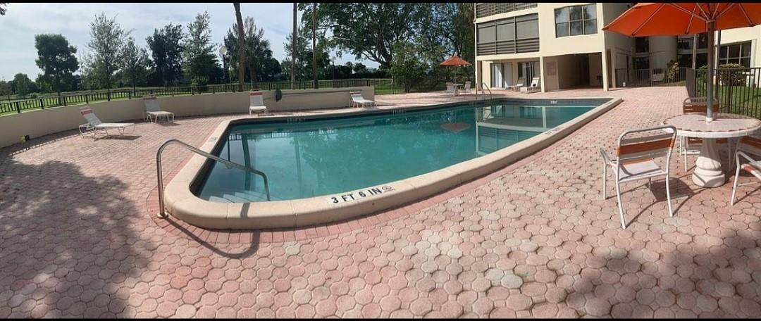 2312 S CYPRESS BEND DR