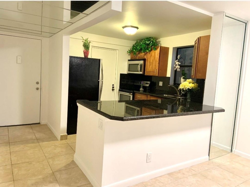 2312 S CYPRESS BEND DR