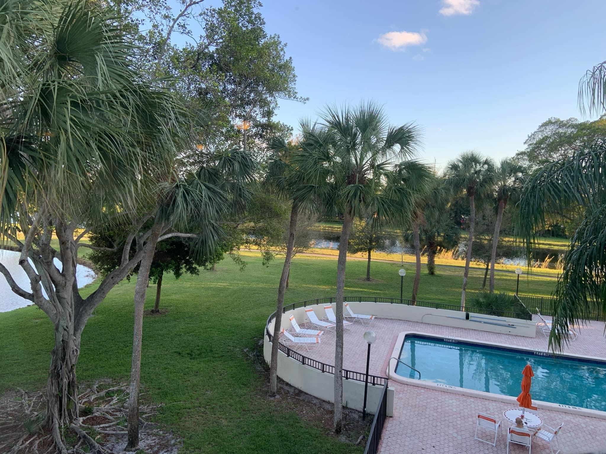 2312 S CYPRESS BEND DR