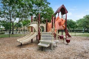 350 Crestwood Circle 105