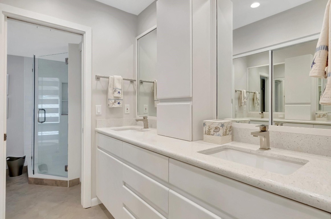 6925 Rain Forest Dr 6925